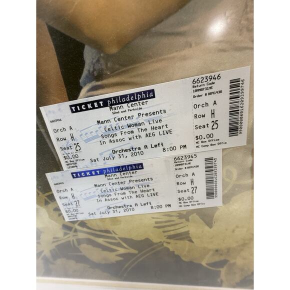 Celtic Woman Signed Poster + Tickets 2010 Tour Framed 29.5x40.5" - Picture 14 of 14